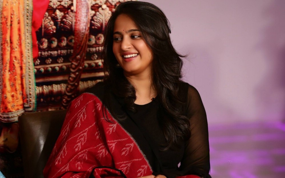 anushka-shetty-at-rudramadevi-promotion-163461