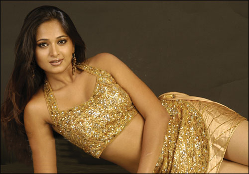 newpg-anushka24