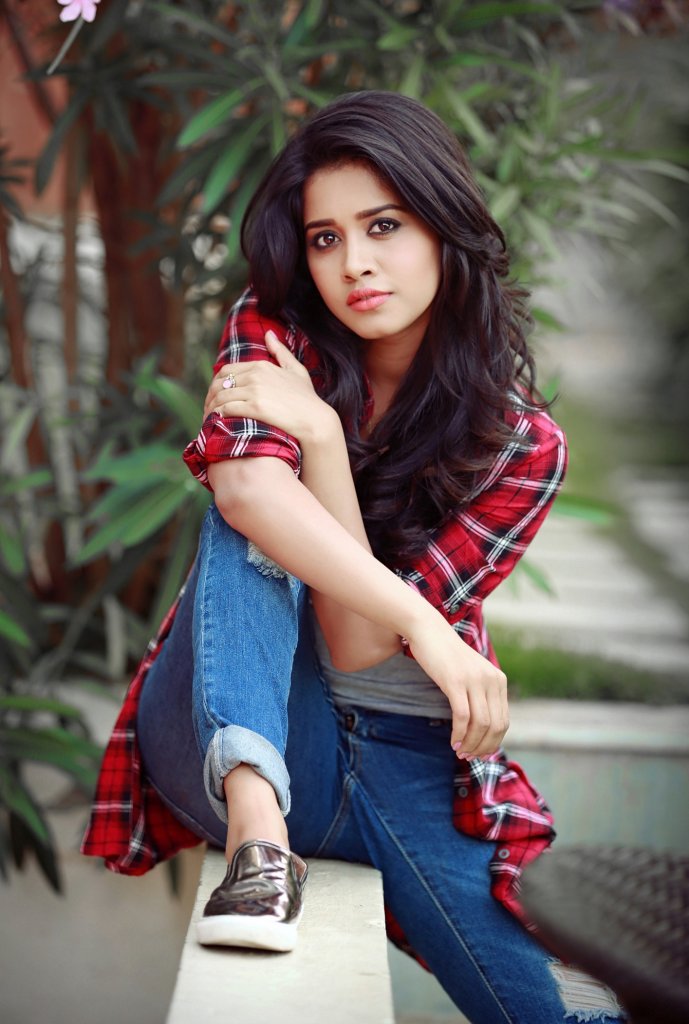 nabha-natesh-heroine905