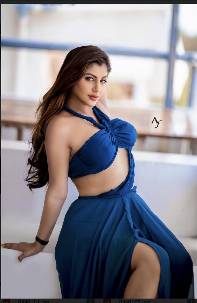 Yashika AnandAEMi-m