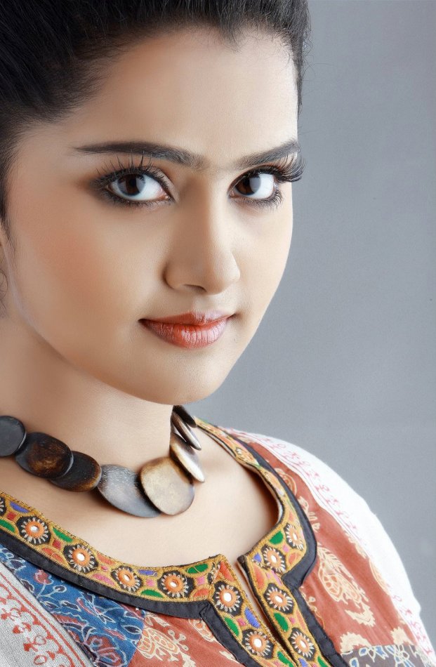 actress-anupama-parameshwaran-stills- 5548