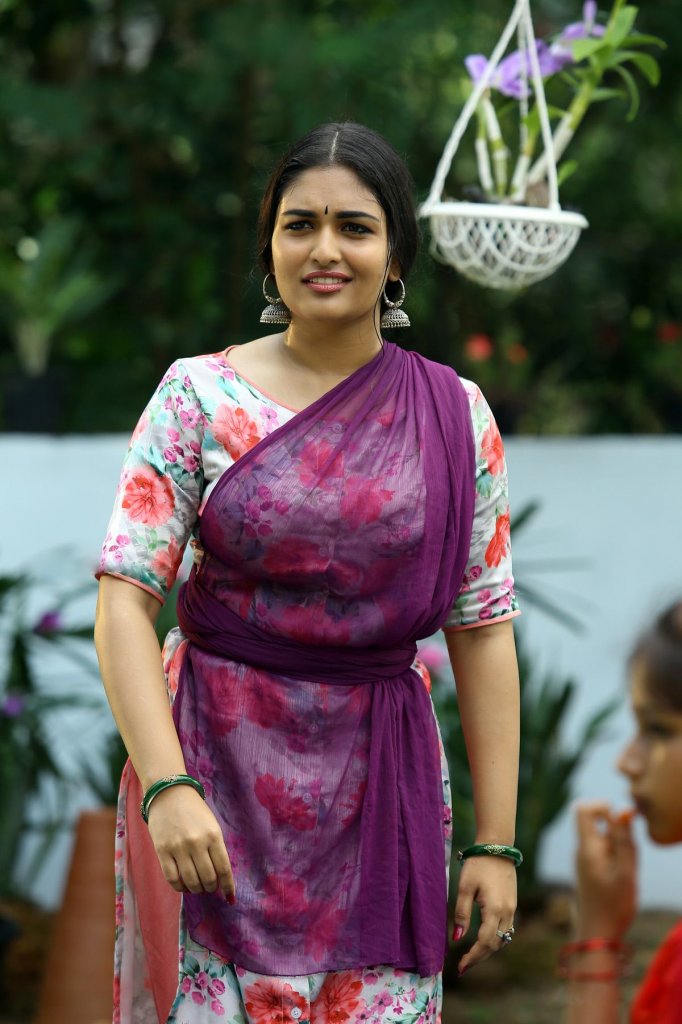 Prayaga-martin-in-pokkiri-simon-5