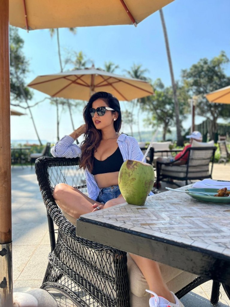 Sonal Chauhan8