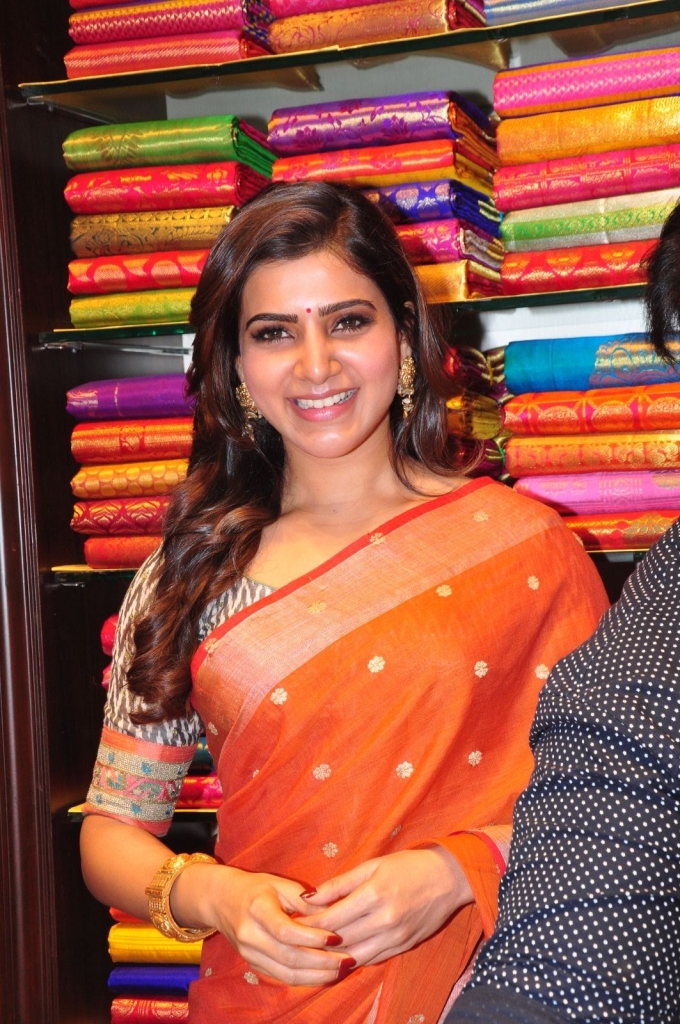 samantha-at-southindia-shopping-mall-010