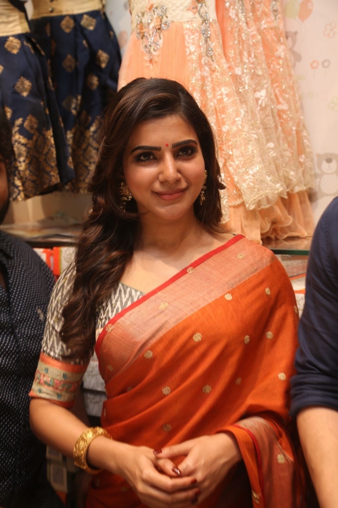 samantha-at-southindia-shopping-mall-019