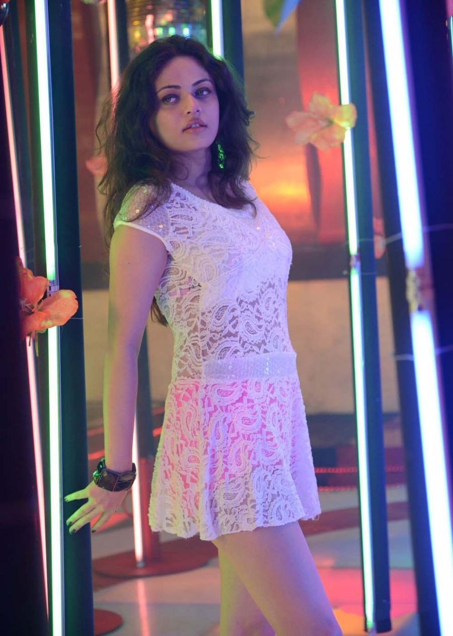 sneha-ullal-024