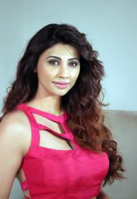 Daisy Shah