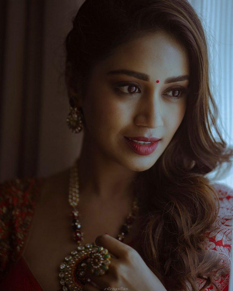 Actress Nivetha Pethuraj Glam Saree Photoshoot | Kerala Lives