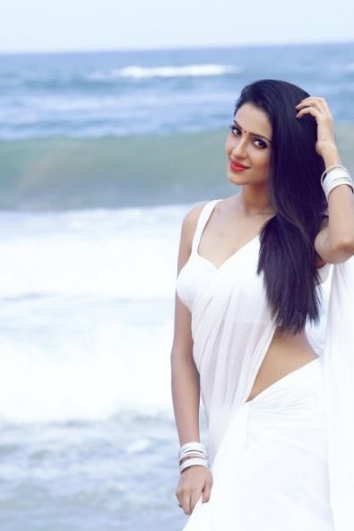 Actress Riya Suman Photo Gallery | Kerala Lives