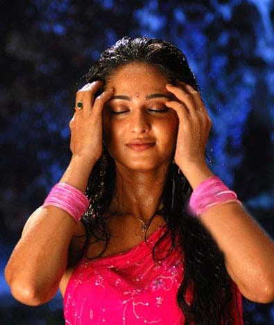 Actress Anushka Shetty Old Movie Gallery | Kerala Lives